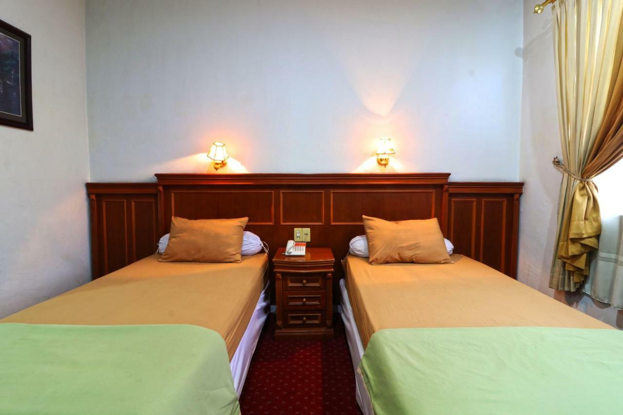 Hotel Sumatera Medan Exterior photo